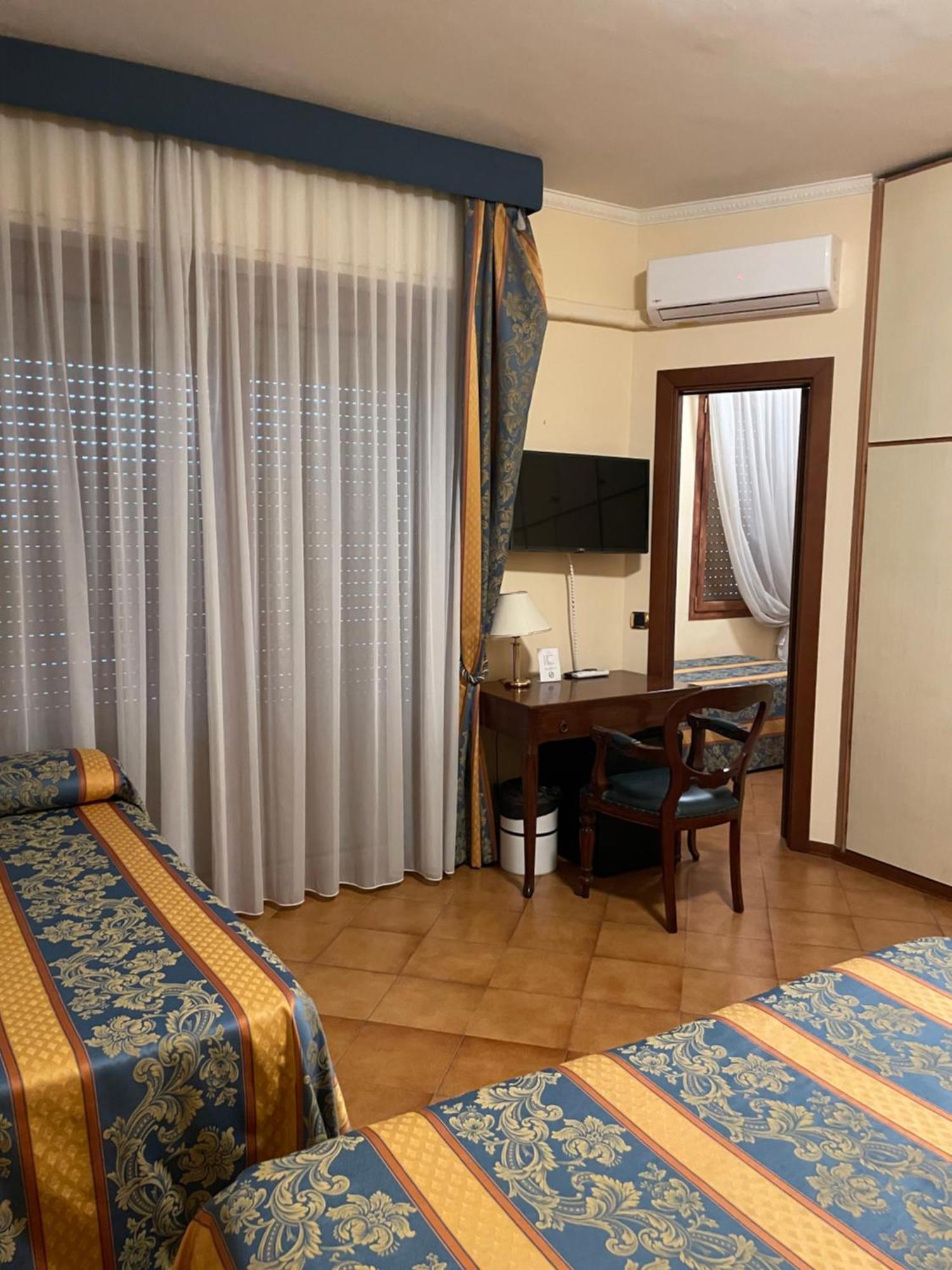 Hotel Mondial Rapallo Pokoj fotografie